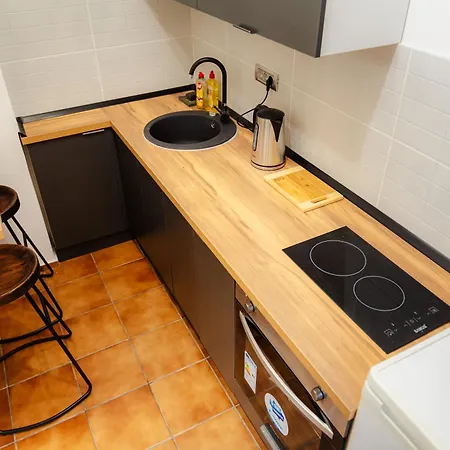 Modern - Victory Square Near Government Building Apartament *